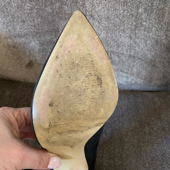 Kate & Mel Black Suede Heels - Picture 5 of 8